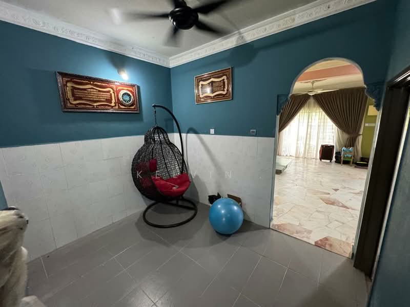 2-storey Terraced House for Sale in Saujana Rawang (Rawang) - Kelvin . - Living Room - PropertyGuru.com.my