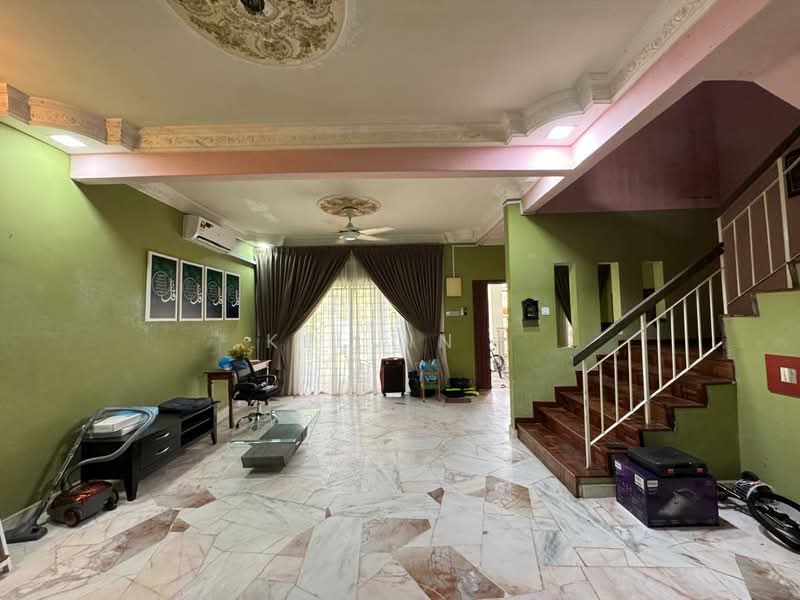 2-storey Terraced House for Sale in Saujana Rawang (Rawang) - Kelvin . - Living Room - PropertyGuru.com.my