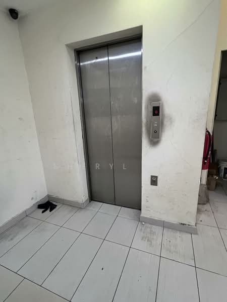 Shop / Office for Sale in Sungai Besi (Kuala Lumpur) - Sheryl Ng - Corridor - PropertyGuru.com.my