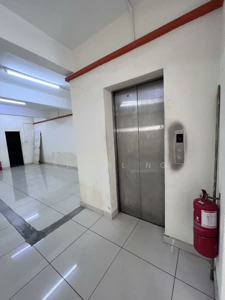 Shop / Office for Sale in Sungai Besi (Kuala Lumpur) - Sheryl Ng - Corridor - PropertyGuru.com.my
