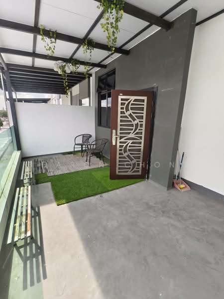 2-storey Terraced House for Sale in Setia Tropika (Johor Bahru) - Sharon Chong - Balcony - PropertyGuru.com.my