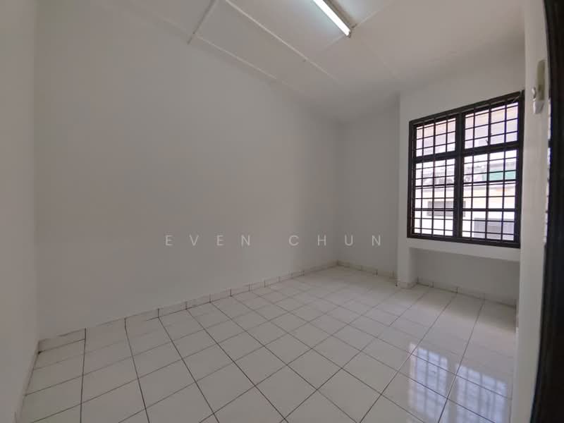 1.5-storey Terraced House for Sale in Taman Molek (Johor Bahru) - Even Chun - Interior - PropertyGuru.com.my