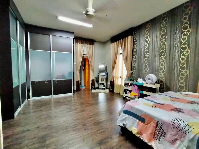 Semi-Detached House for Sale in Saujana Villa (Kajang) - Haslinda Ahmad Razali - Bedroom - PropertyGuru.com.my