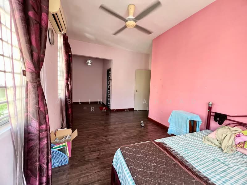 Semi-Detached House for Sale in Saujana Villa (Kajang) - Haslinda Ahmad Razali - Bedroom - PropertyGuru.com.my
