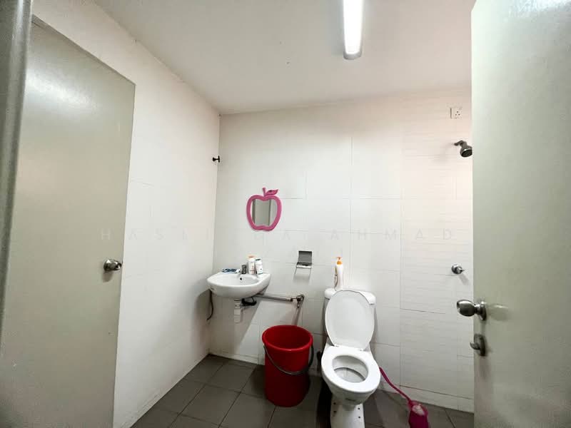 Semi-Detached House for Sale in Saujana Villa (Kajang) - Haslinda Ahmad Razali - Bathroom - PropertyGuru.com.my