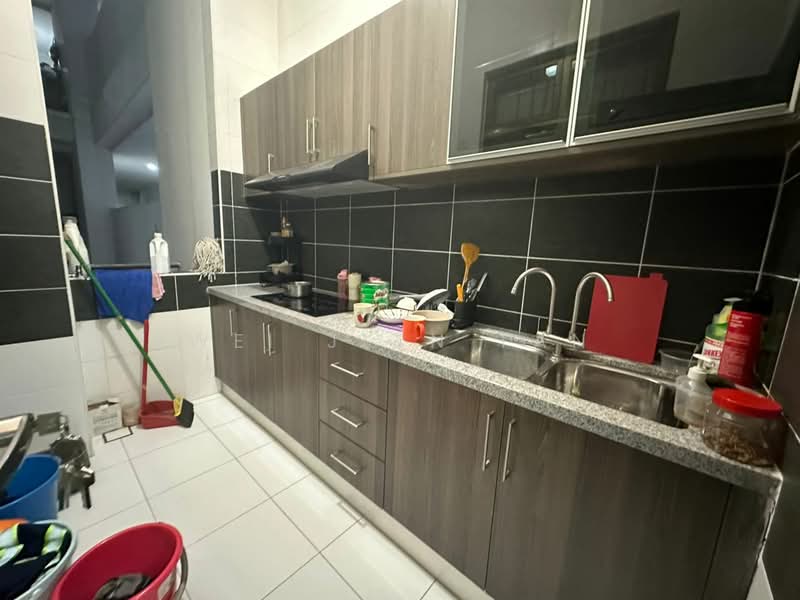 Service Residence for Sale at D'Inspire Residence (Inspira Bestari) - Wei Jian Tan - Kitchen - PropertyGuru.com.my