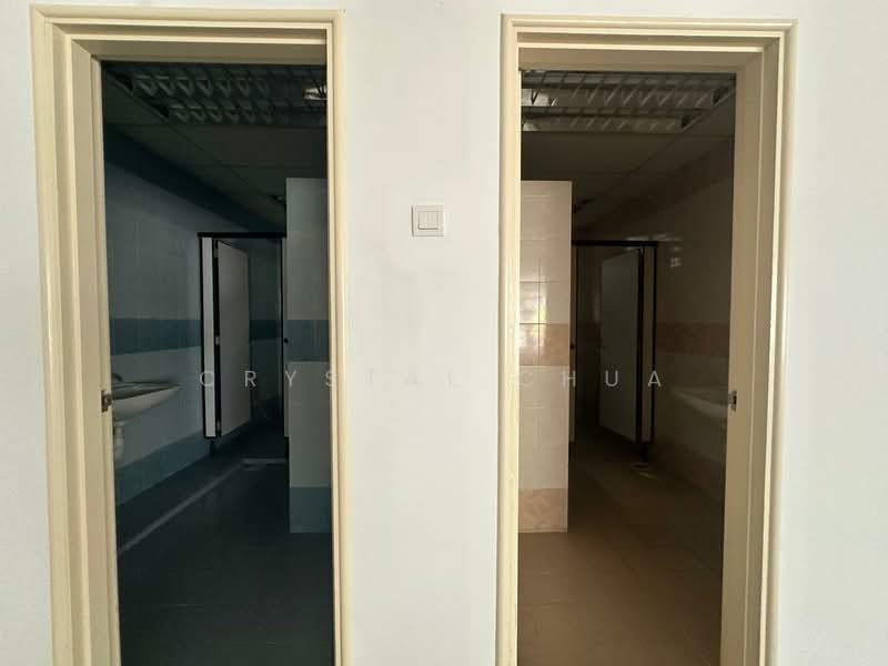 Ground Floor Retail untuk Untuk Disewa - RM 25,000 /bulan, Mac 2026 - Bathroom - PropertyGuru.com.my