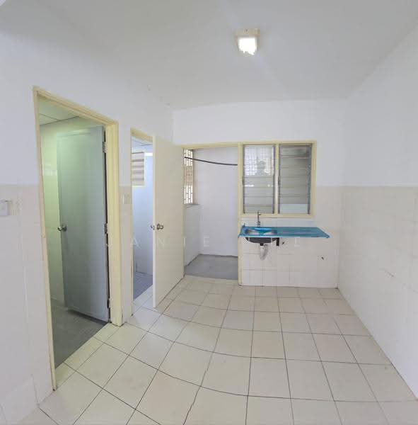 Apartment for Rent at Pangsapuri Sentosa - Janie Lee - Kitchen - PropertyGuru.com.my