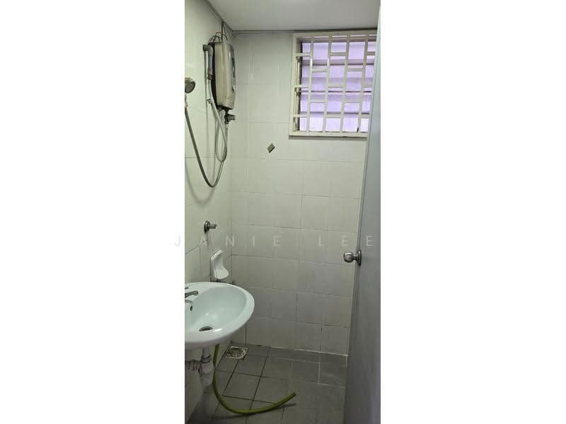 Apartment for Rent at Pangsapuri Sentosa - Janie Lee - Bathroom - PropertyGuru.com.my
