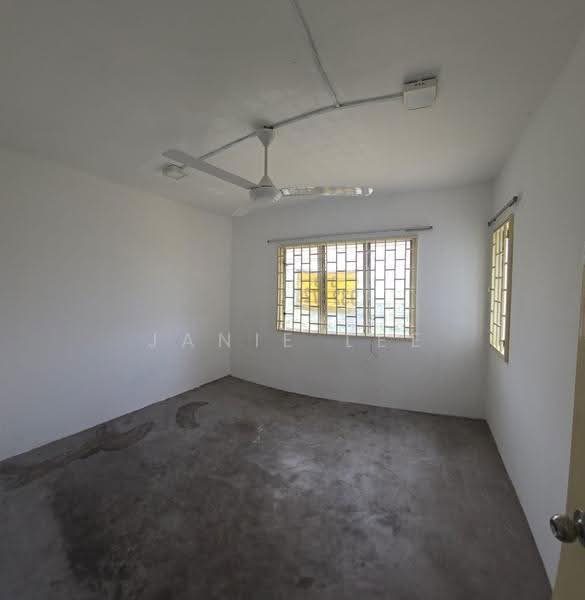 Apartment for Rent at Pangsapuri Sentosa - Janie Lee - Bedroom - PropertyGuru.com.my