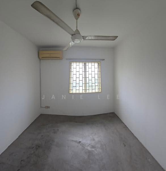 Apartment for Rent at Pangsapuri Sentosa - Janie Lee - Bedroom - PropertyGuru.com.my