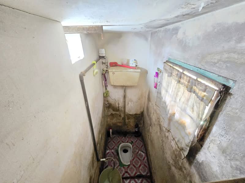 1-storey Terraced House for Sale in Taman Nora (Ulu Tiram) - Wilson Ku - Bathroom - PropertyGuru.com.my