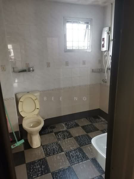 Taman Mutiara Rini untuk Untuk Disewa - RM 2,500 /bulan, Mac 2026 - Bathroom - PropertyGuru.com.my