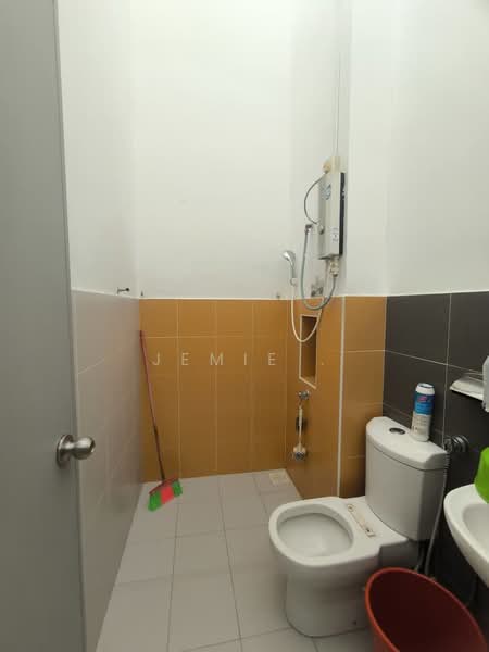 2-storey Terraced House for Sale in Ampang (Selangor) - Jemie . - Bathroom - PropertyGuru.com.my