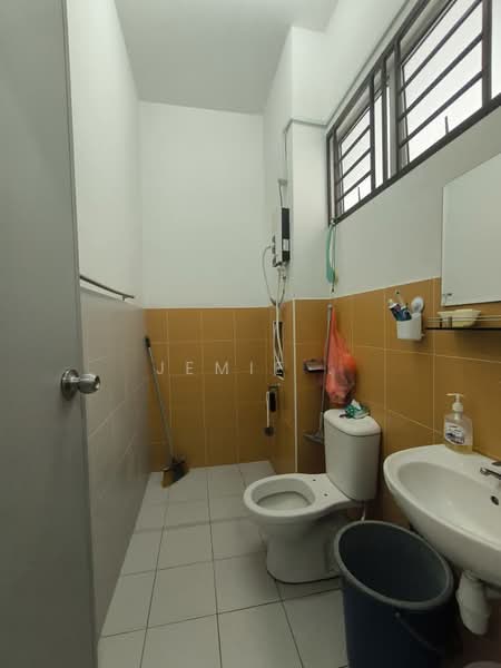 2-storey Terraced House for Sale in Ampang (Selangor) - Jemie . - Bathroom - PropertyGuru.com.my