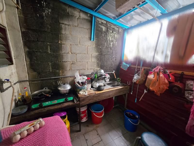 2-storey Terraced House for Sale in Taman Nora (Ulu Tiram) - Wilson Ku - Kitchen - PropertyGuru.com.my