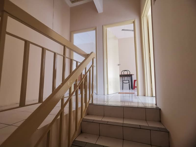 2-storey Terraced House for Sale in Bandar Bukit Tinggi 2 (Klang) - Kevin Loh - Corridor - PropertyGuru.com.my