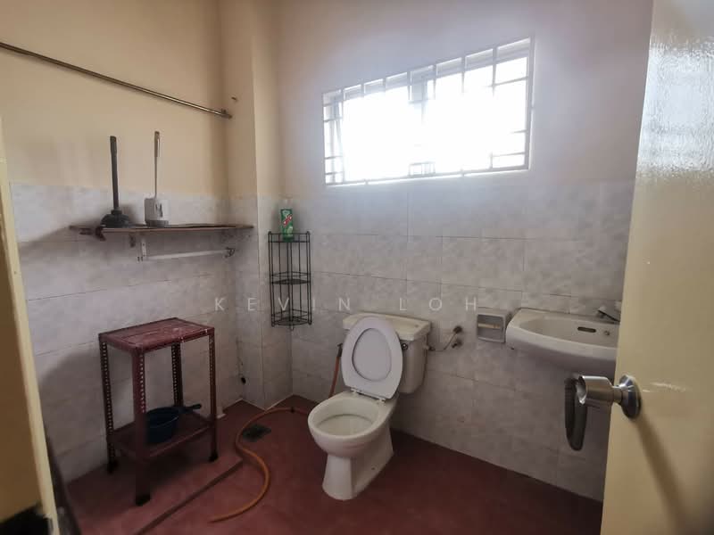 2-storey Terraced House for Sale in Bandar Bukit Tinggi 2 (Klang) - Kevin Loh - Bathroom - PropertyGuru.com.my