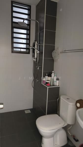 Service Residence for Sale at SuriaMas Suites - Jim Chee - Bathroom - PropertyGuru.com.my