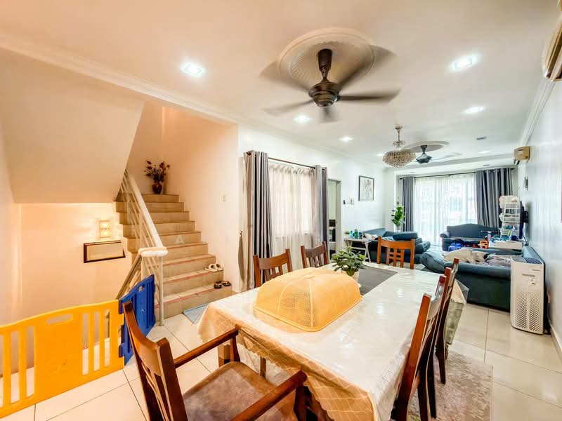 Taman Dagang Permai untuk Untuk Dijual - RM 1,200,000, Mac 2026 - Living Room - PropertyGuru.com.my