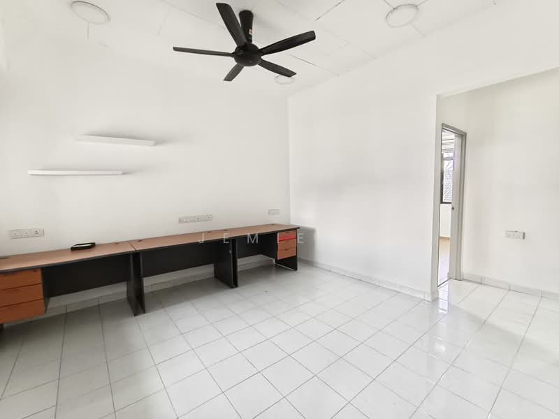 Taman Johor Jaya untuk Untuk Disewa - RM 2,100 /bulan, Mac 2026 - Study - PropertyGuru.com.my