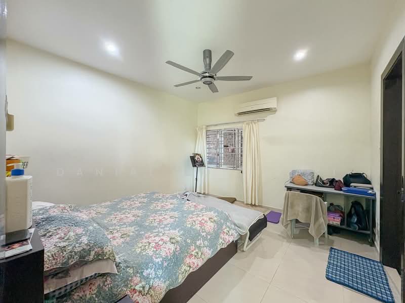 Bungalow for Sale in Taman Rasah Kemayan (Rasah) - Danial Mohd Zaki - Bedroom - PropertyGuru.com.my