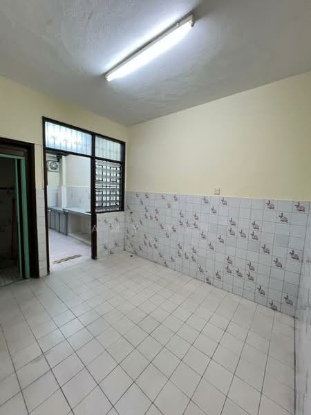 Taman Bukit Maluri untuk Untuk Disewa - RM 2,300 /bulan, Mac 2026 - Kitchen - PropertyGuru.com.my