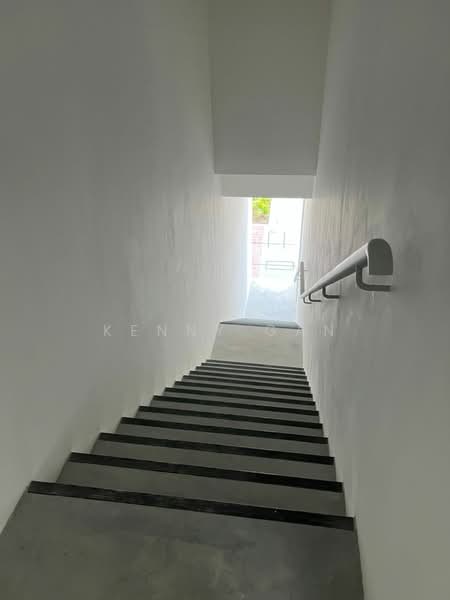 Shop / Office for Rent in Dengkil (Selangor) - Kenny Gan - Corridor - PropertyGuru.com.my