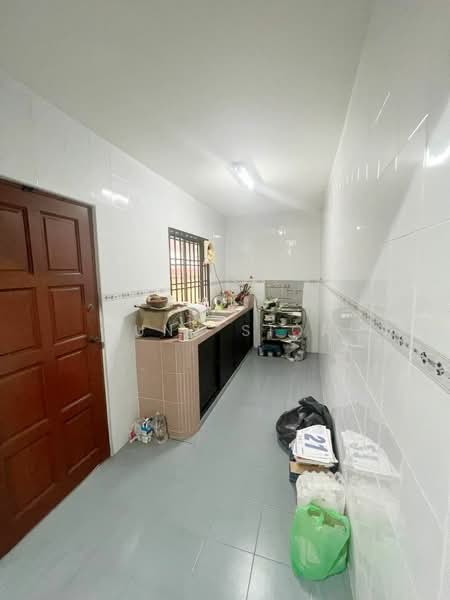 Semi-Detached House for Sale in Taman Perling (Perling) - Suny Sior - Kitchen - PropertyGuru.com.my