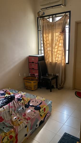3-storey Terraced House for Sale in Taman D'Utama (Johor Bahru) - Liew Lih Yi - Bedroom - PropertyGuru.com.my