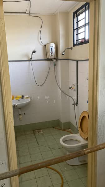 3-storey Terraced House for Sale in Taman D'Utama (Johor Bahru) - Liew Lih Yi - Bathroom - PropertyGuru.com.my