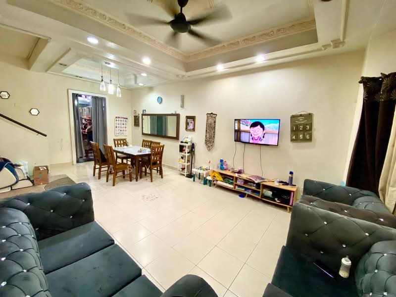 2-storey Terraced House for Sale in Kajang (Selangor) - Tasya Ruslan - Living Room - PropertyGuru.com.my