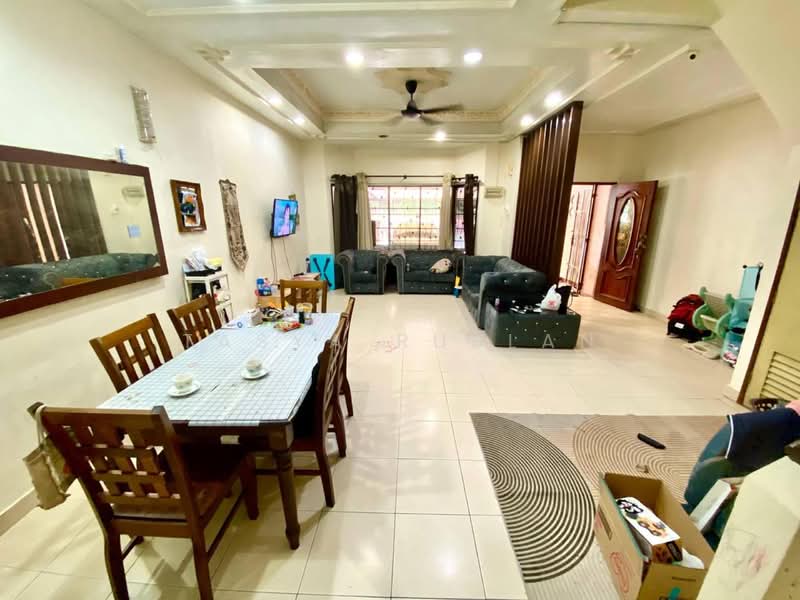 2-storey Terraced House for Sale in Kajang (Selangor) - Tasya Ruslan - Living Room - PropertyGuru.com.my