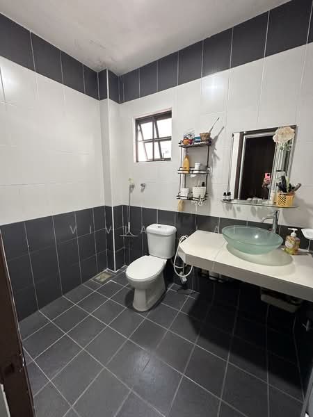 Semi-Detached House for Sale in Rawang (Selangor) - Vivian Lai - Bathroom - PropertyGuru.com.my