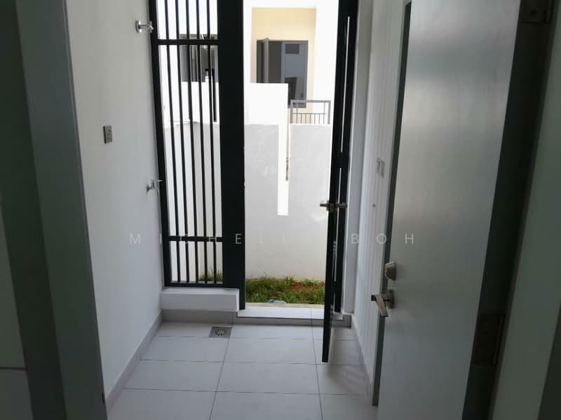 2-storey Terraced House for Rent in Shah Alam (Selangor) - Michelle Boh - Entrance - PropertyGuru.com.my