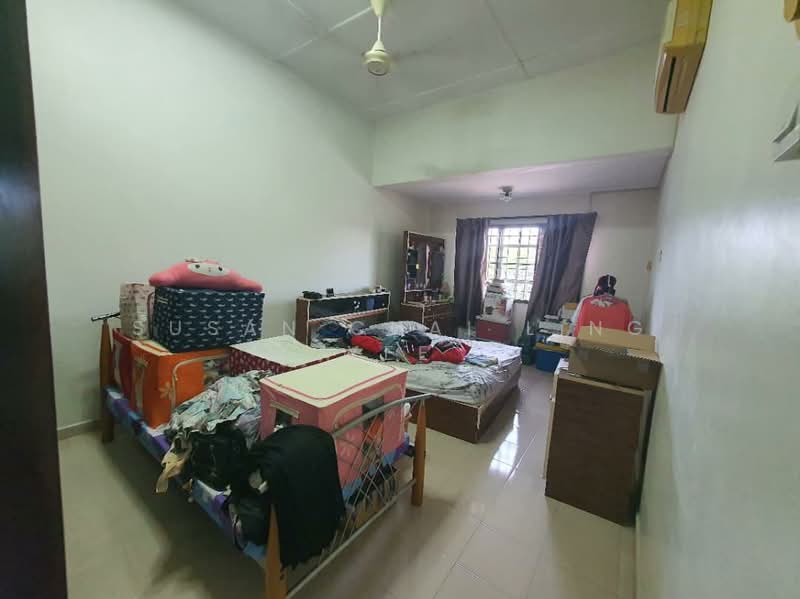 2-storey Terraced House for Sale in Taman Sinn (Melaka City) - Susan Chai Ling Yee - Bedroom - PropertyGuru.com.my