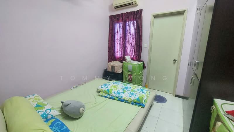 2-storey Terraced House for Sale in Batu 9 (Cheras) - Tommy Wong - Bedroom - PropertyGuru.com.my