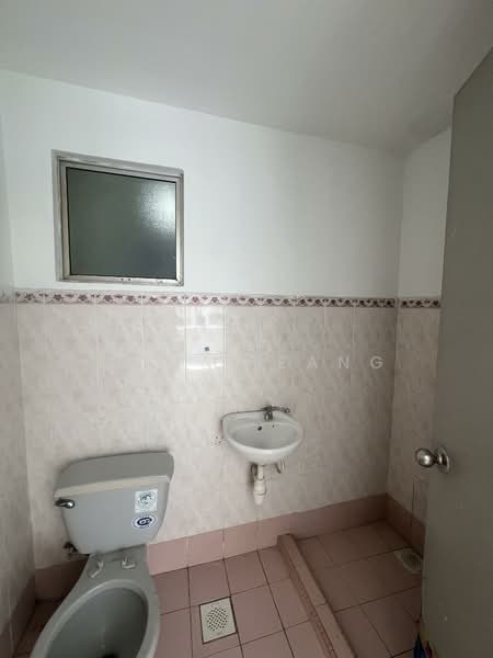 Pelangi Damansara untuk Untuk Dijual - RM 350,000, Mac 2026 - Bathroom - PropertyGuru.com.my