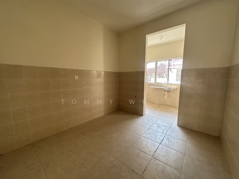 2-storey Terraced House for Sale in Batu 9 (Cheras) - Tommy Wong - Kitchen - PropertyGuru.com.my