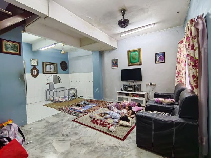 2.5-storey Terraced House for Sale in Desa Sri Jenaris (Kajang) - Mahafiz . - Living Room - PropertyGuru.com.my
