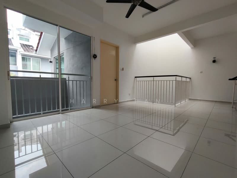 Nadayu 92 untuk Untuk Dijual - RM 980,000, Mac 2026 - Balcony - PropertyGuru.com.my