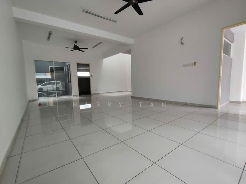 Nadayu 92 untuk Untuk Dijual - RM 980,000, Mac 2026 - Living Room - PropertyGuru.com.my