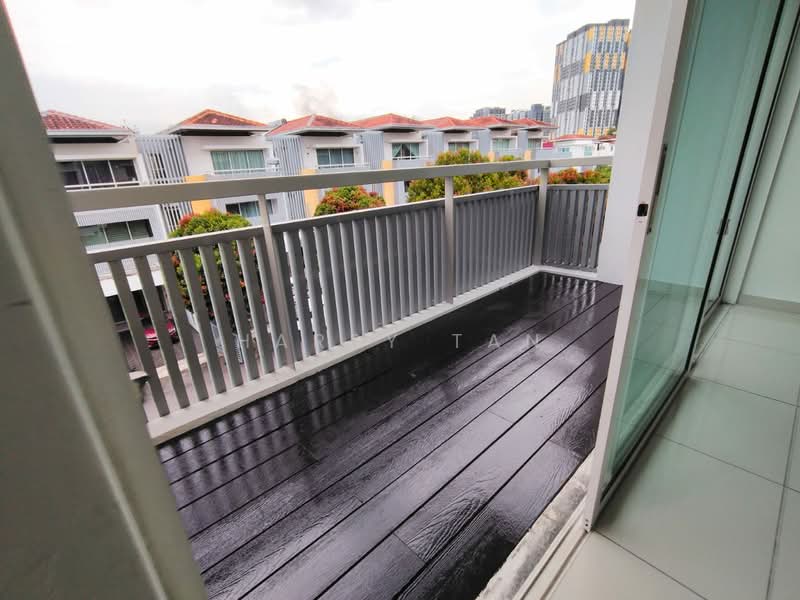 Nadayu 92 untuk Untuk Dijual - RM 980,000, Mac 2026 - Balcony - PropertyGuru.com.my
