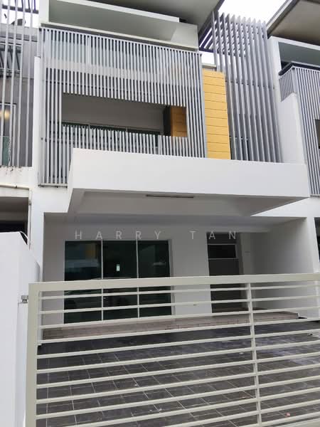 Nadayu 92 untuk Untuk Dijual - RM 980,000, Mac 2026 - Exterior - PropertyGuru.com.my