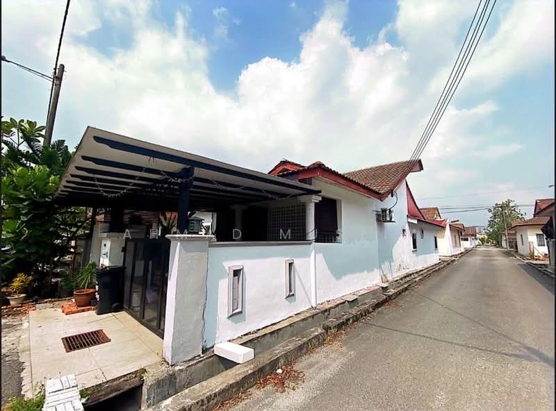 1-storey Terraced House for Sale in Kapar (Selangor) - Ahmad Muslim - PropertyGuru.com.my
