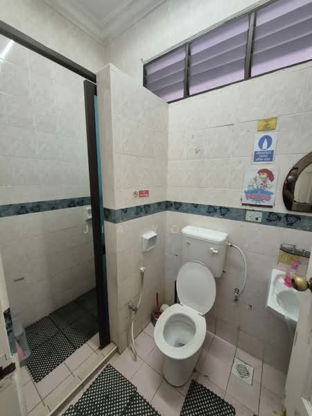 Semi-Detached House for Rent in Sungai Ara (Penang) - Jia Yong - Bathroom - PropertyGuru.com.my