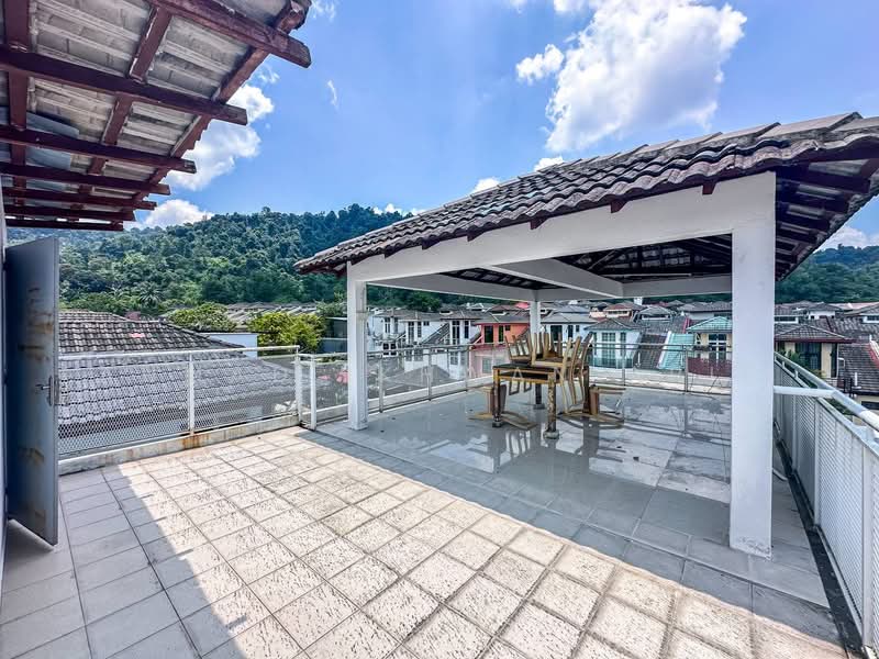 Taman Bukit Utama untuk Untuk Dijual - RM 900,000, Mac 2026 - Roof - PropertyGuru.com.my