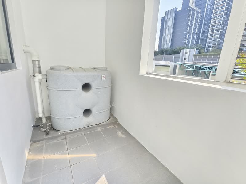 3-storey Terraced House for Sale in Ampang (Selangor) - Hetha Chan - Balcony - PropertyGuru.com.my