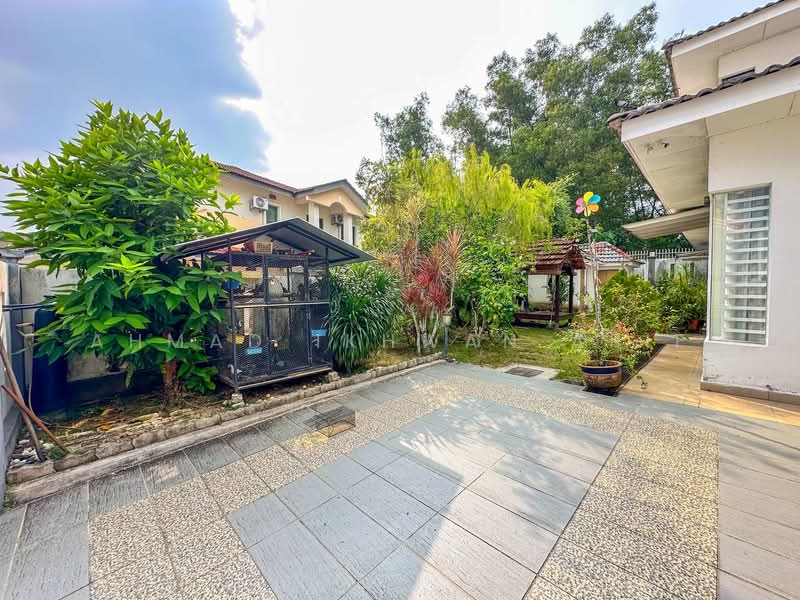 Semi-Detached House for Sale in Bandar Tasik Kesuma (Beranang) - Ahmad Ikhwan Arif - Exterior - PropertyGuru.com.my