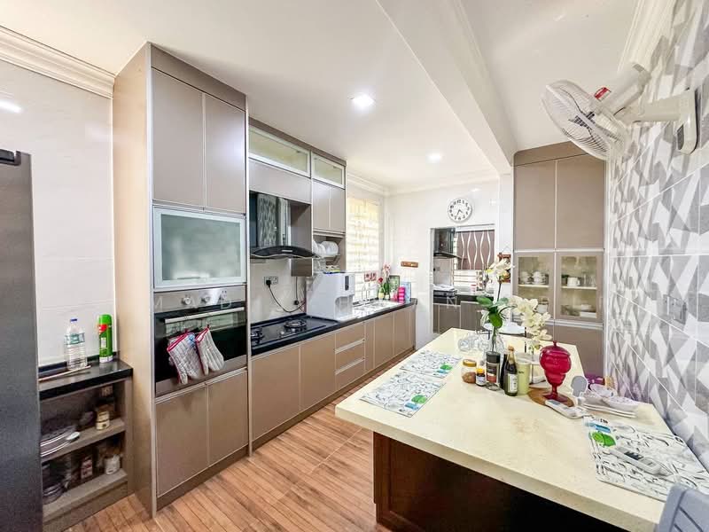 Semi-Detached House for Sale in Bandar Tasik Kesuma (Beranang) - Ahmad Ikhwan Arif - Kitchen - PropertyGuru.com.my